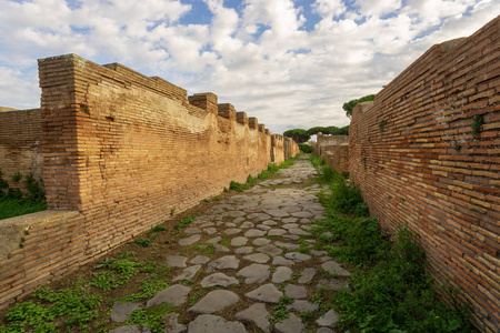 意大利罗马的奥斯蒂亚塔卡。 古罗马帝国街景，原始古罗马建筑
