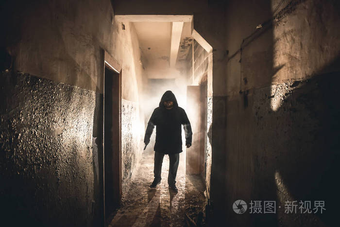惊悚片氛围中的犯罪劫匪或强奸者概念照片-正版商用
