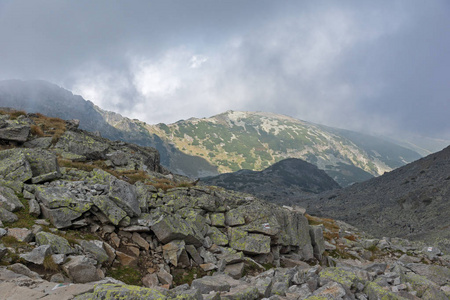 从徒步旅行路线到攀登保加利亚乌萨拉峰的景观