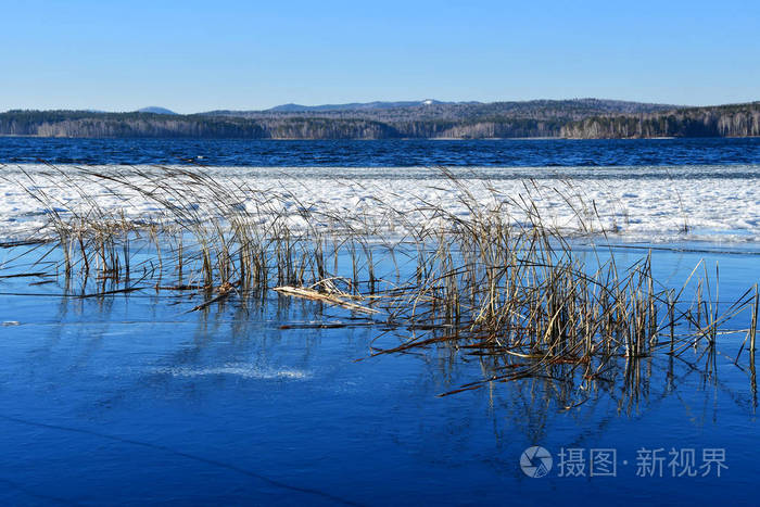 天然纪念碑俄罗斯车里雅宾斯克地区乌维尔德湖深秋天气晴朗