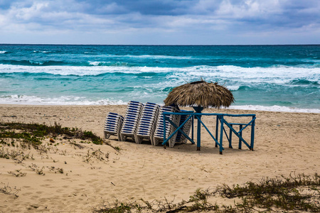 瓦拉迪罗海滩在冬天。 古巴