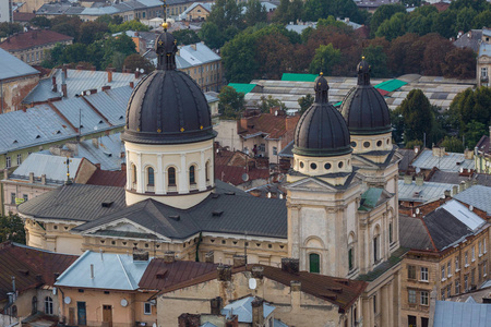 俯瞰乌克兰城市利沃夫的屋顶