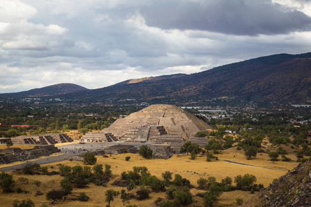 墨西哥Teotihucan的古阿兹泰克金字塔