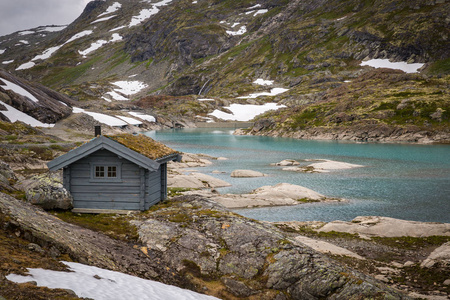 挪威有草顶的房子