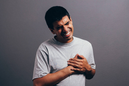 过度肥胖的男子心脏问题图片