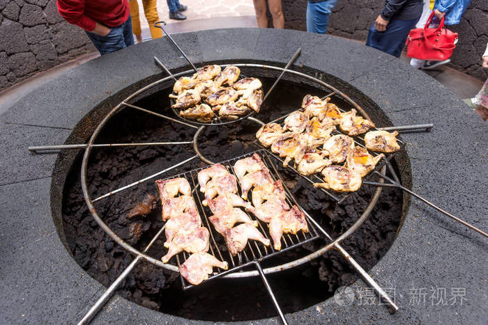 天然火山炉烤肉在蒂曼法亚国家公园兰萨罗特加那利群岛西班牙餐厅