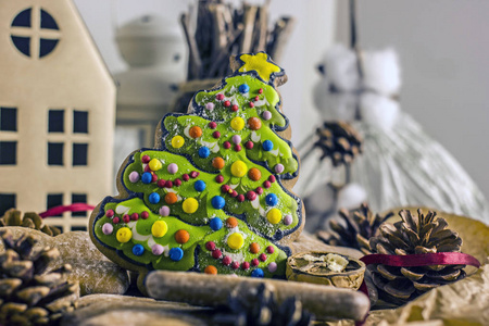 圣诞短饼以圣诞树星星雪人圣诞背景的形式出现