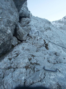 美丽寒冷的早晨景观攀登 zugspitze