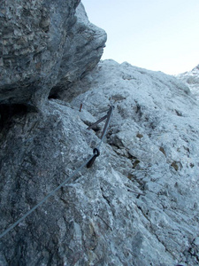 美丽寒冷的早晨景观攀登 zugspitze