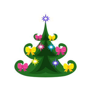 新年的象征, 一个美丽的, 五颜六色的, 绿色圣诞树装饰着可爱的圣诞装饰, 不同的形状和颜色