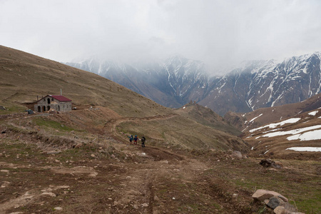 高加索山脉是格鲁吉亚西亚的一个山脉