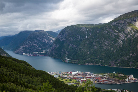 挪威Folgefonna国家公园美丽的夏季景观