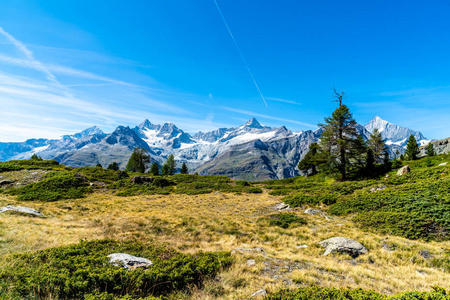 瑞士泽马特阿尔卑斯山山脉的美丽景色