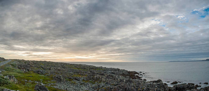 巴伦支海的石质海岸，沿芬兰马克挪威国家旅游路线