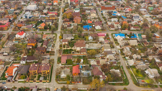 从无人驾驶飞机的屋顶和街道在迪尼普罗市。 dneprdnepropetrovskdnipropetrovsk。 乌克兰