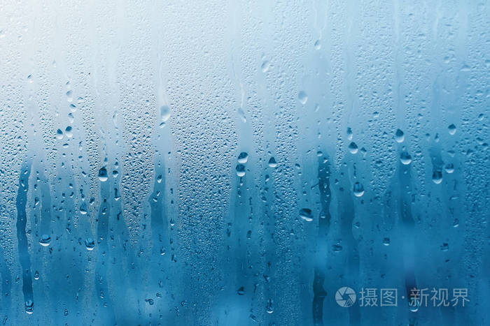 透明玻璃窗上的凝结. 水滴. 雨. 抽象背景纹理