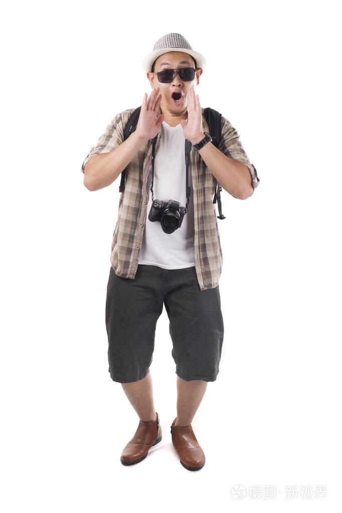 旅行的人的概念亚洲男性背包游客的肖像戴着帽子黑色太阳镜相机和背包