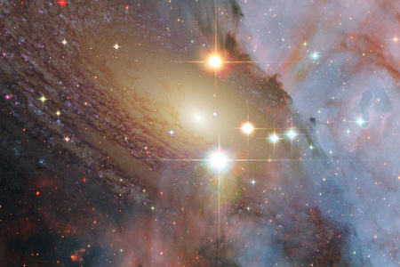 星云是恒星尘埃的星际云。 外层空间图像。 由美国宇航局提供的这幅图像的元素