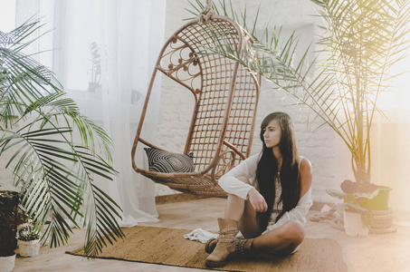 白色的摇椅上图片