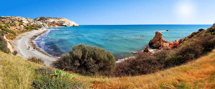 阿芙罗狄蒂岩石Petratou Romiou阿芙罗狄蒂的诞生地，阿芙罗狄蒂是希腊爱情女神，位于塞浦路斯西部帕福斯和利马索尔之