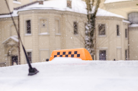 冬季背景模糊出租车交通车城市生活恶劣天气生活方式暴雪圣诞节寒冷降雪
