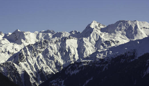 阿尔卑斯山冬季高峰