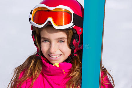 小女孩冬季雪肖像滑雪设备图片