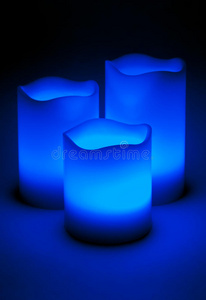 三支蓝色led蜡烛