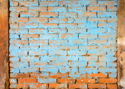 蓝漆砖墙