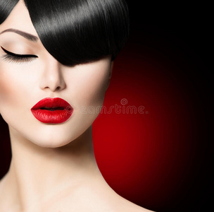 时尚流苏发型的美女.照片