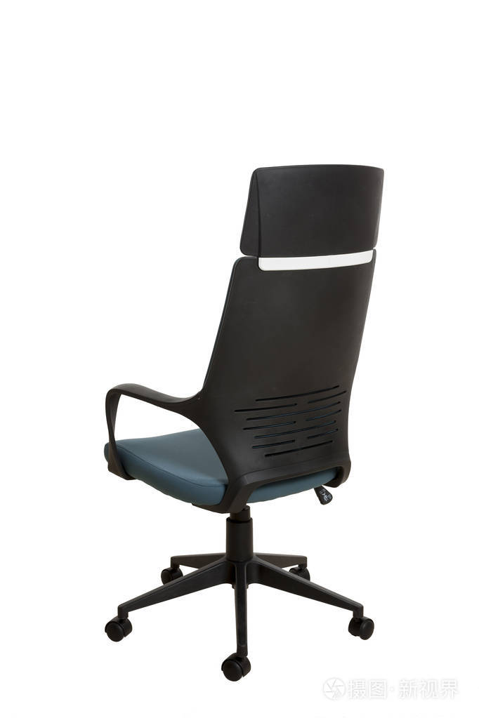 背面视图的现代办公椅由黑色塑料软垫与糊状深蓝色绿色纺织品孤立在
