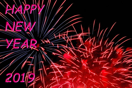 烟花新年快乐2019背景黑色照片