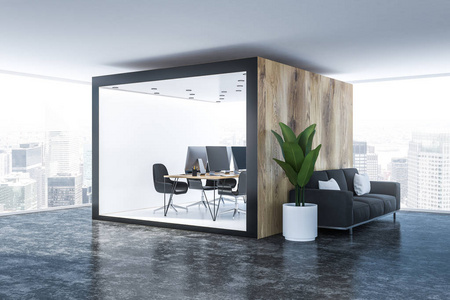 白色和木制办公室的侧面视图，长木电脑桌和两排椅子站在全景办公室大厅，混凝土地板和沙发。 3D渲染