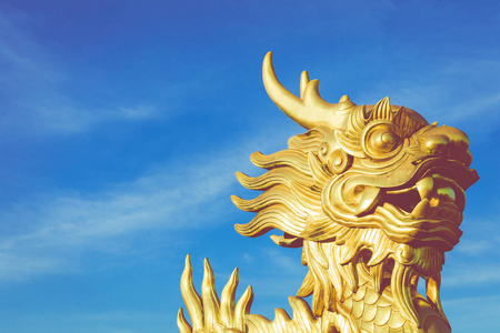 龙像。 越南色调的阮朝皇家宫殿。 联合国教科文组织世界遗产地。