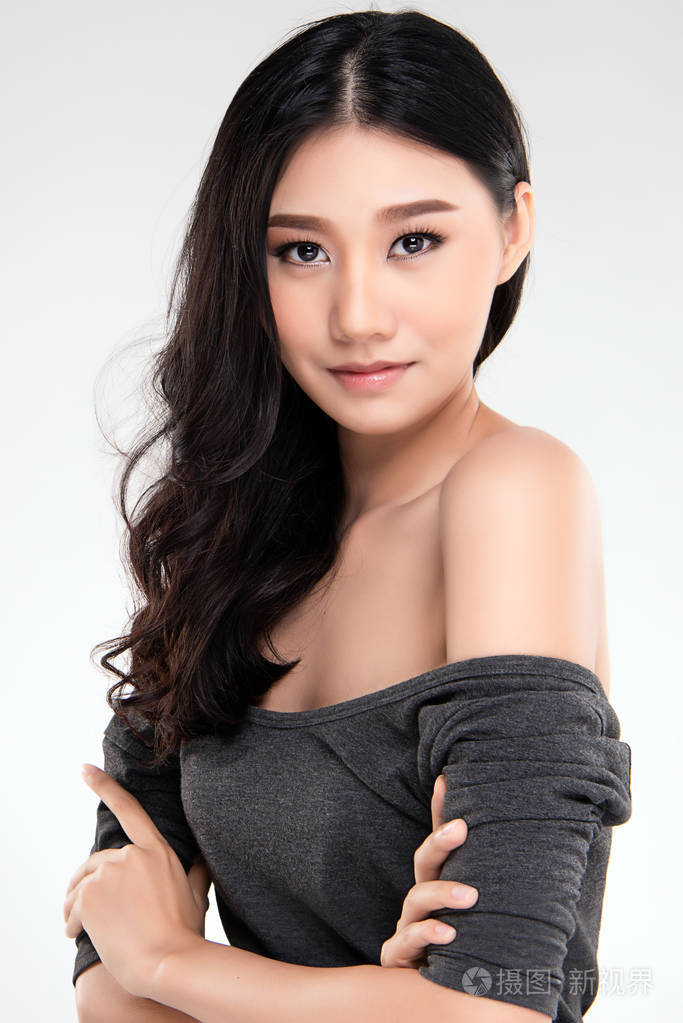 美丽的年轻亚洲女人干净的新鲜皮肤外观少女美颜呵护面部治疗美容美容
