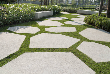 公园内路装饰在公园内的铺装走道背景的纹理或图案.照片