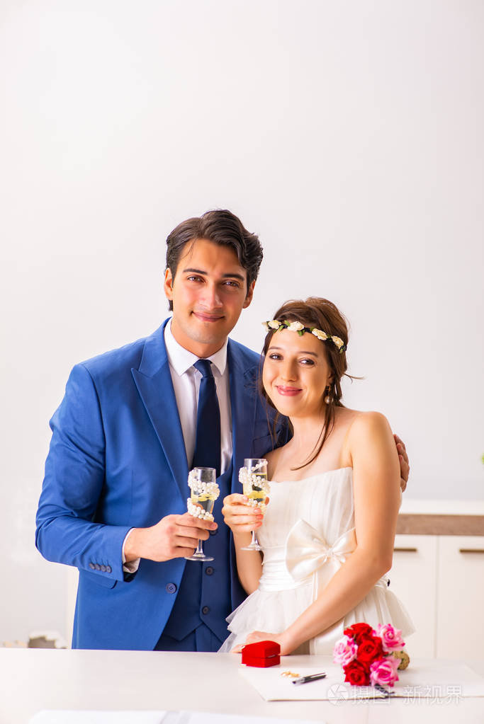 与妻子和丈夫的婚礼