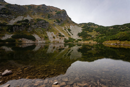 斯洛伐克塔特拉山的罗哈奇山湖