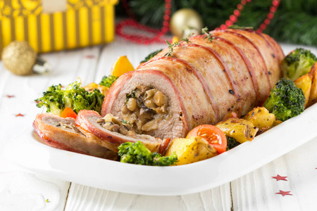 圣诞节节日的节日大餐照片