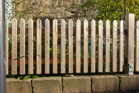 乡村围栏德国南部农村花园的乡村围栏照片