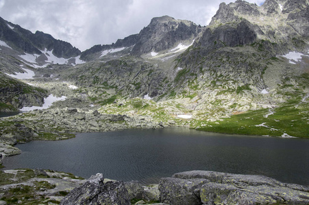 国家自然保护区图迪纳多利纳附近的特伊村舍，当地的名字是帕特斯皮斯基普利斯斯洛伐克最高的山脉