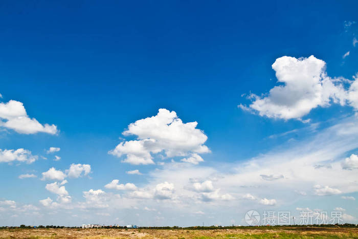 白天美丽的多云天空