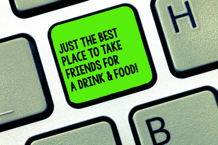 写文字写只是最好的地方, 带朋友喝饮料和食物。概念意思是好咖啡屋键盘键意图创建计算机消息, 按键盘的想法
