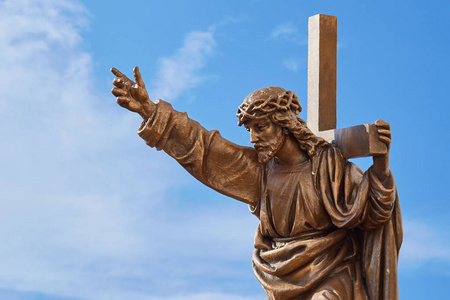 雕塑的耶稣圣弗朗西斯哈维尔格劳德诺白俄罗斯教堂附近的耶稣基督雕塑