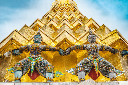 为了佛教的稳定和繁荣，瓦特法拉卡乌的巨大保护者佛塔场所和神圣建筑。