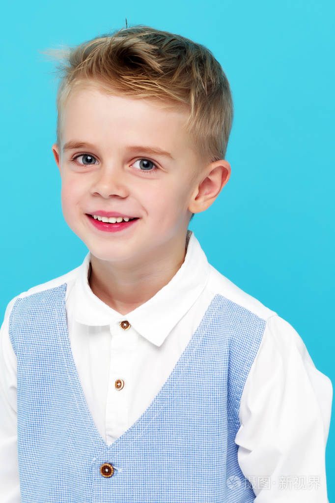 小男孩笑了.肖像