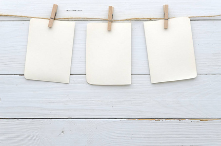 提醒备忘录白色的空白卡片上绳子,副本空间.
