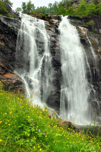 挪威霍达兰县的skjervsfossen瀑布