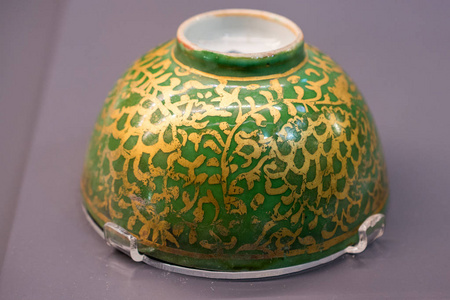 奥斯曼皇宫陶瓷收藏中的碗的精美例子