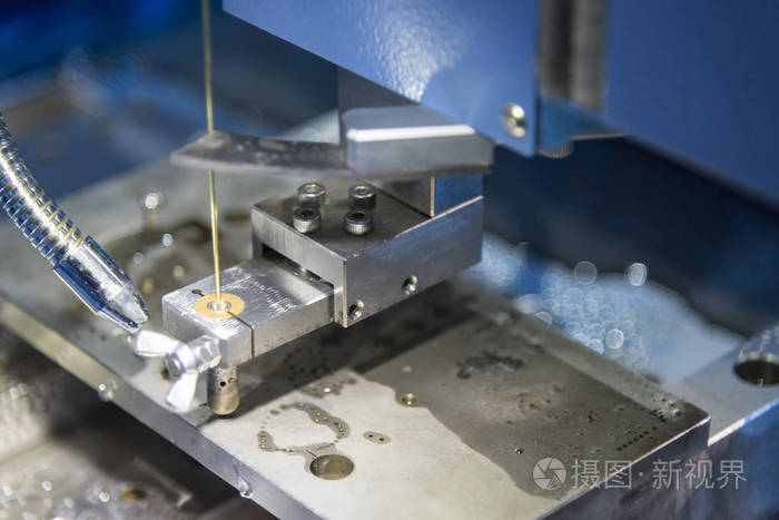 线切割工艺的小孔钻孔工艺现代技术制造工艺